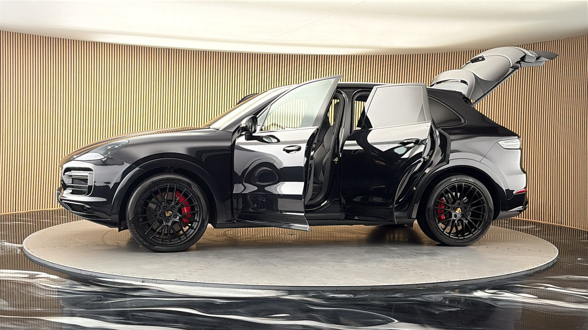 More views of Porsche Cayenne