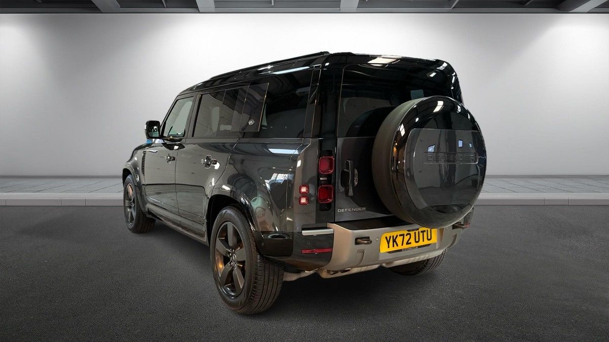 Land Rover Defender 110 Image 2