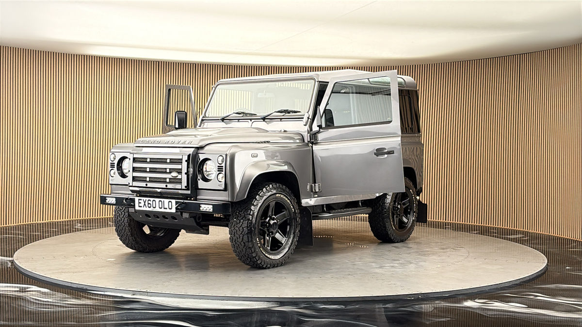 More views of Land Rover Defender 90