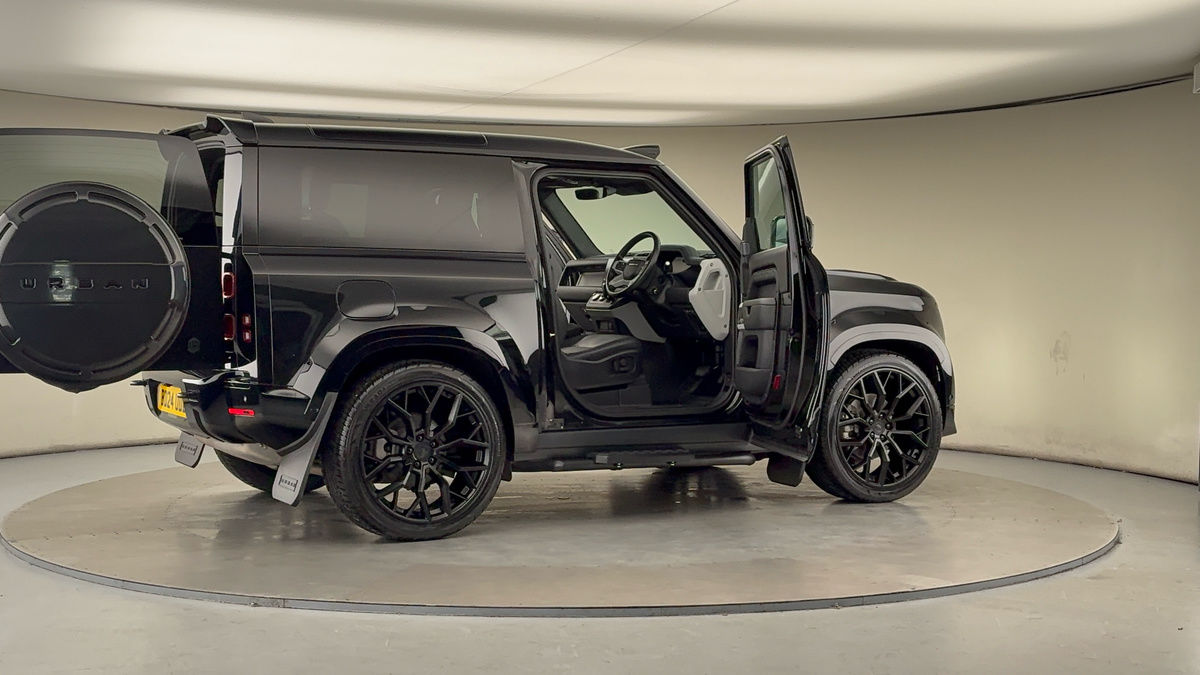 More views of Land Rover Defender 90