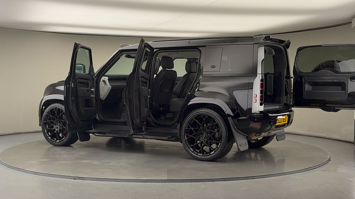 More views of Land Rover Defender 110