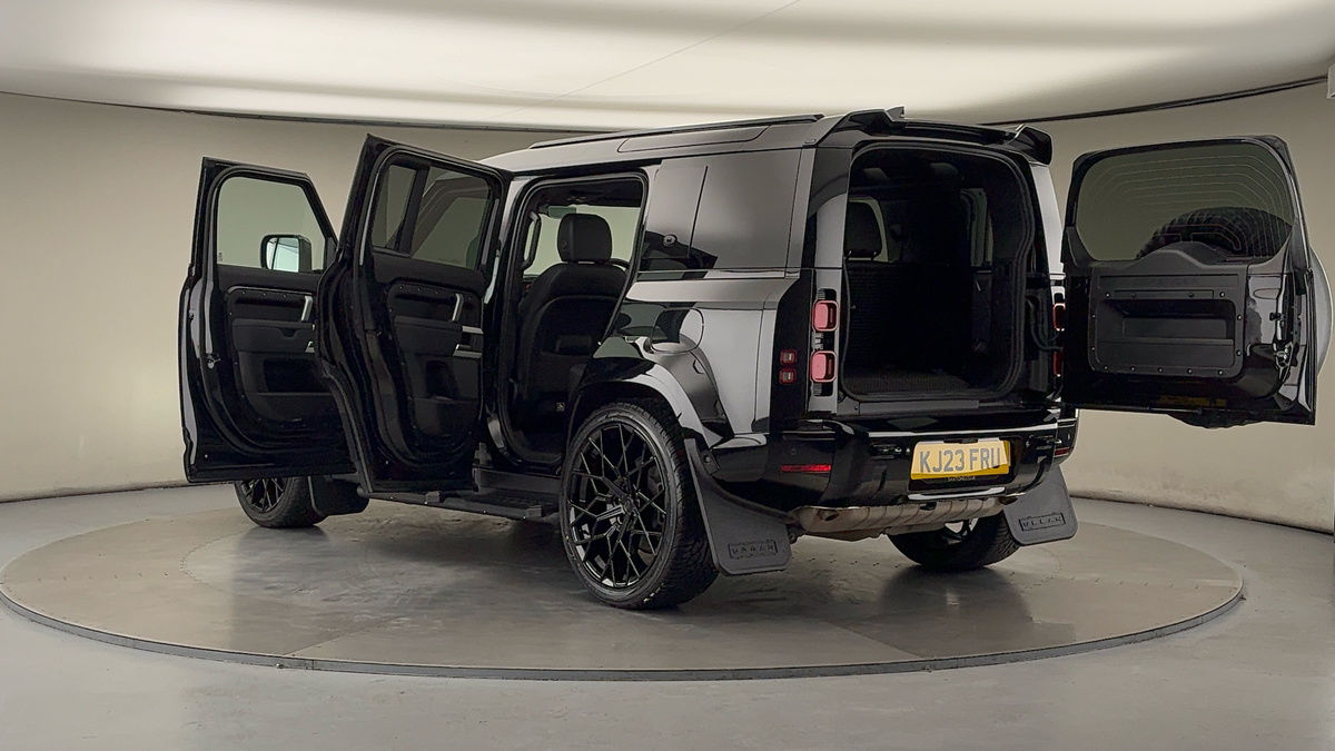 More views of Land Rover Defender 110