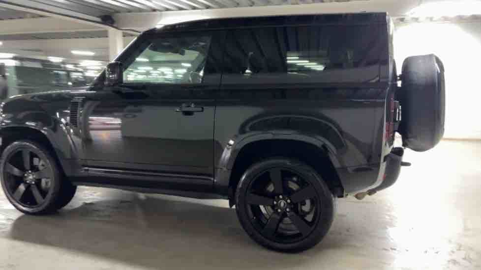 More views of Land Rover Defender 90