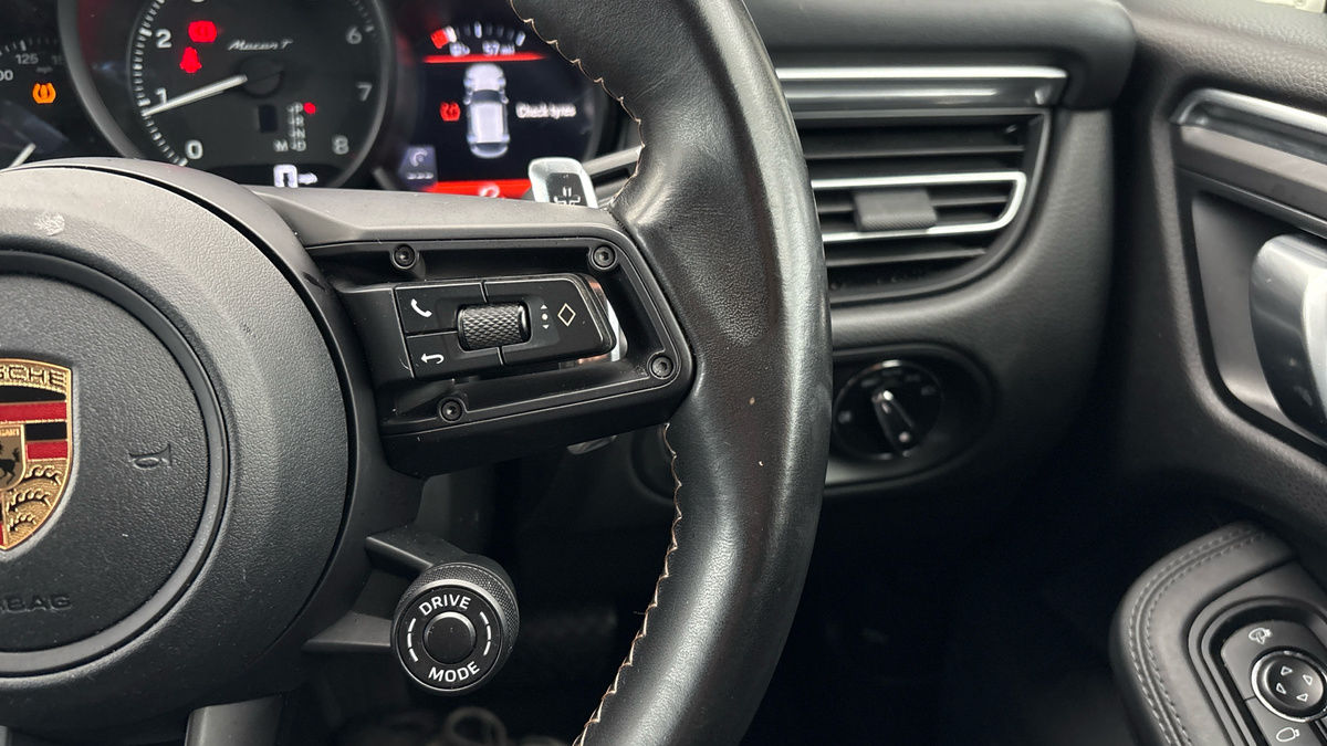 Porsche Macan Image 14