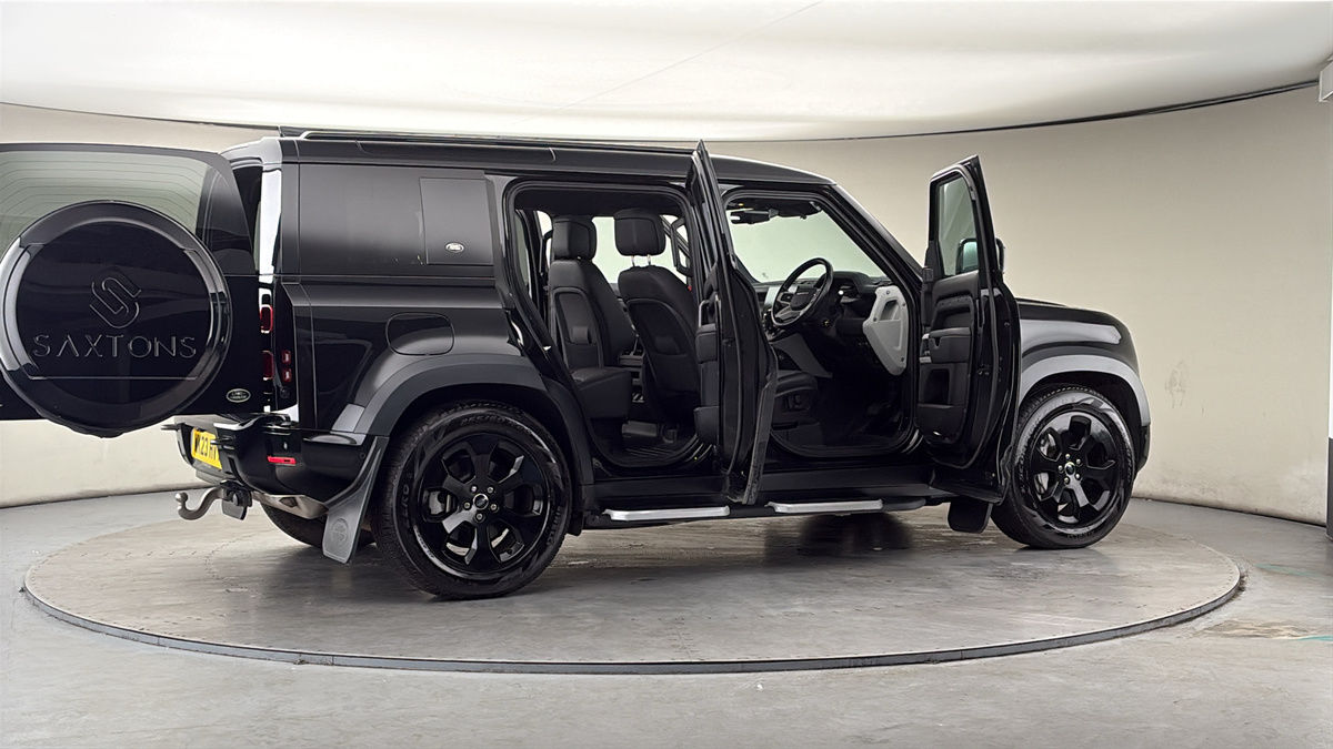 More views of Land Rover Defender 110