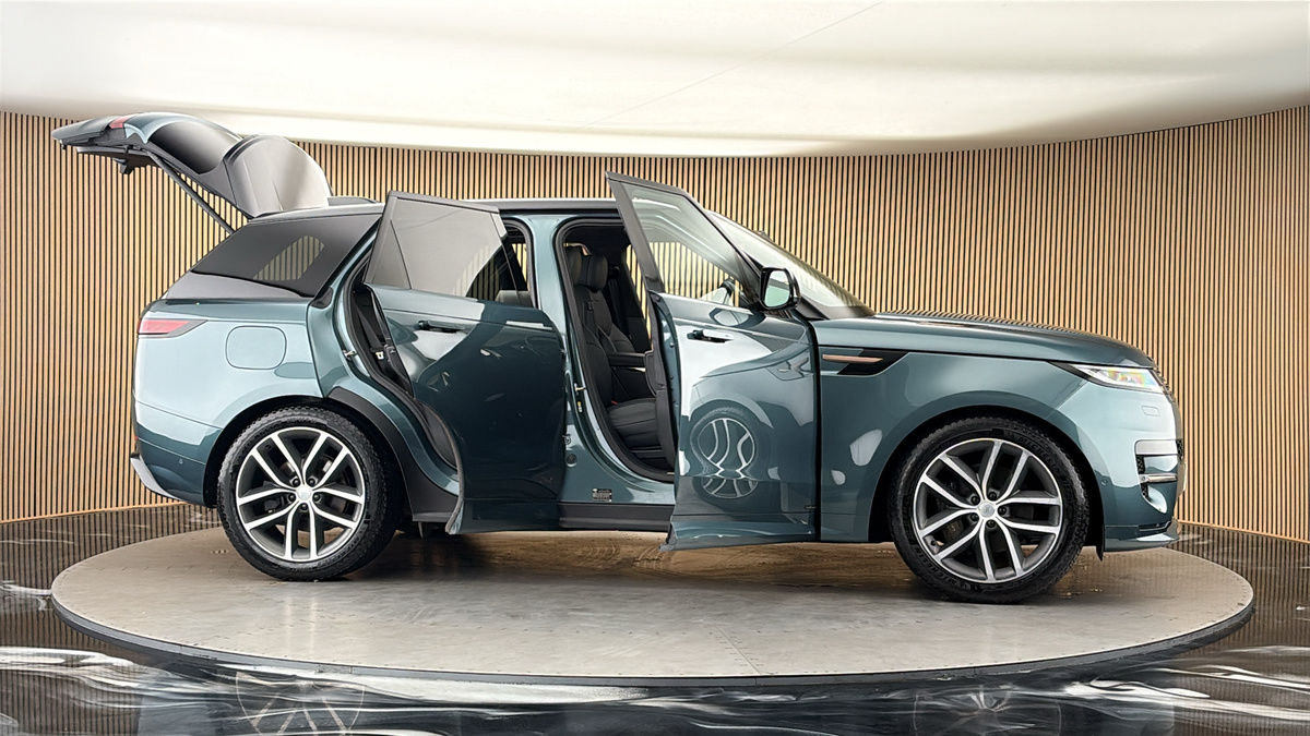 More views of Land Rover Range Rover Sport