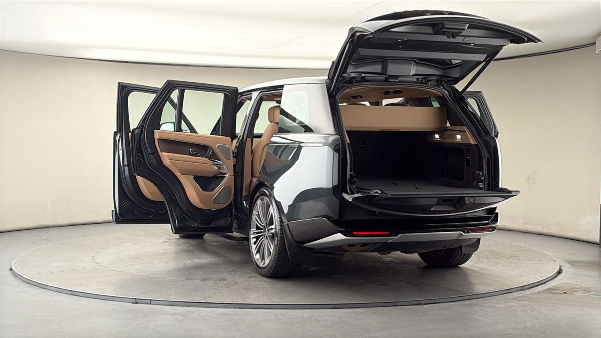 More views of Land Rover Range Rover