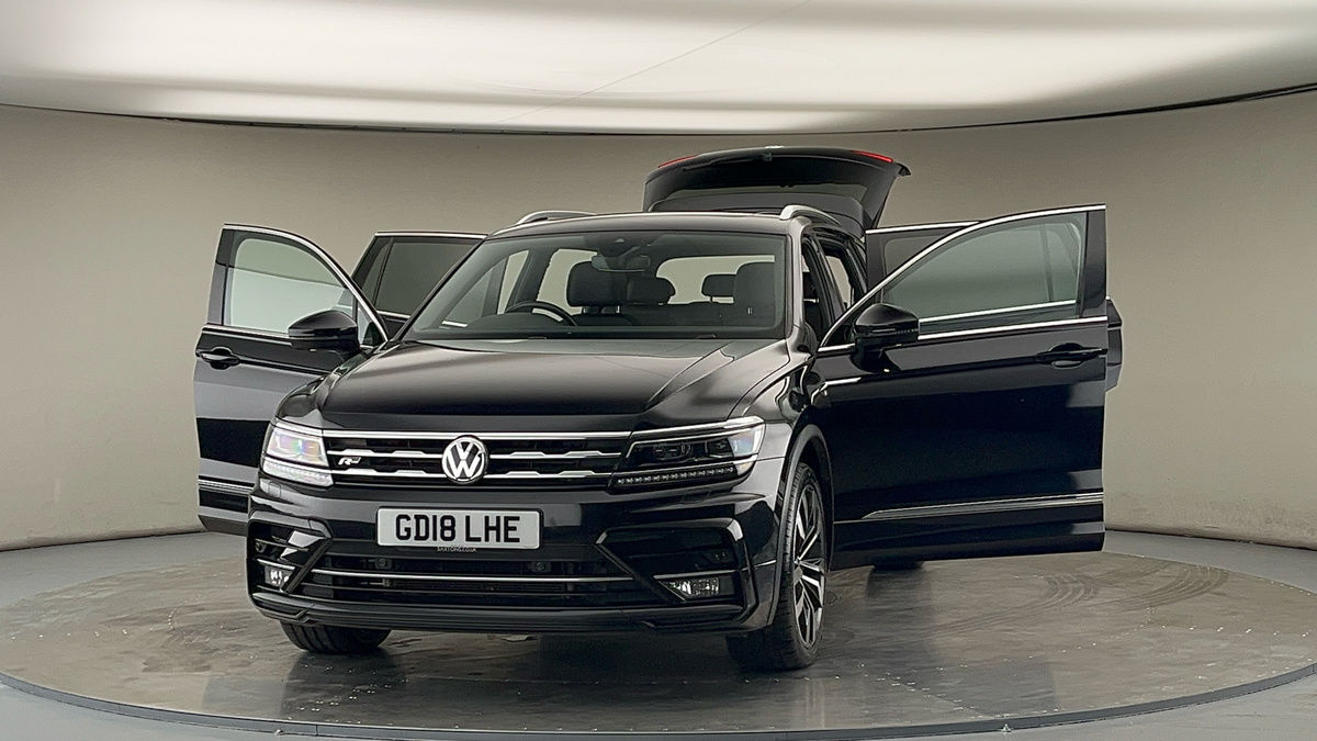 More views of Volkswagen Tiguan Allspace