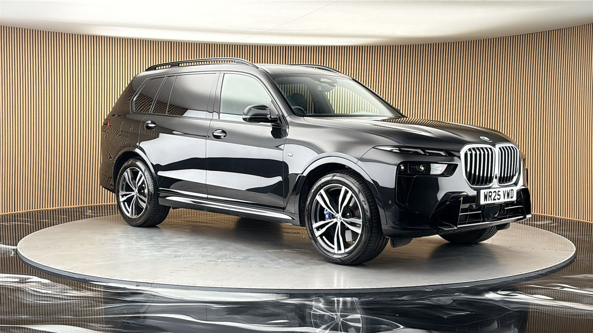 More views of BMW X7