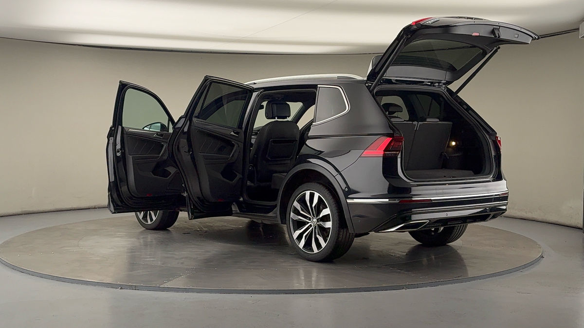 More views of Volkswagen Tiguan Allspace