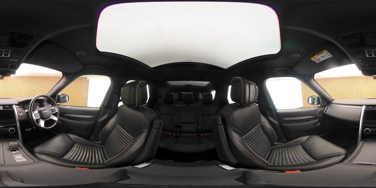 More views of Land Rover Discovery