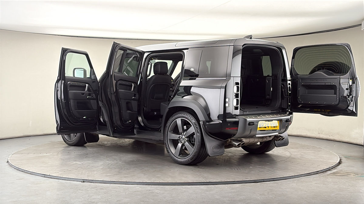 More views of Land Rover Defender 110