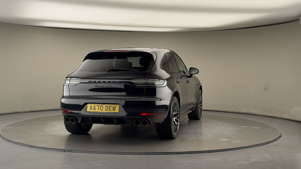 More views of Porsche Macan