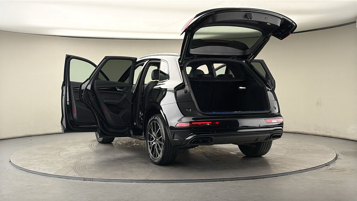 More views of Audi Q5