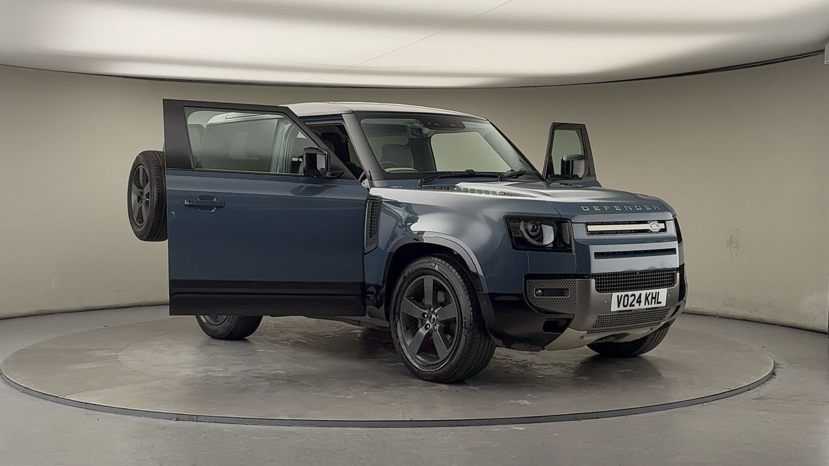 More views of Land Rover Defender 90