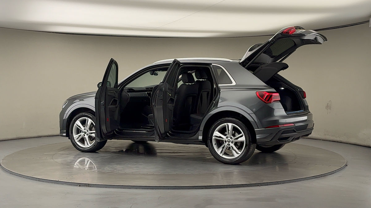 More views of Audi Q3