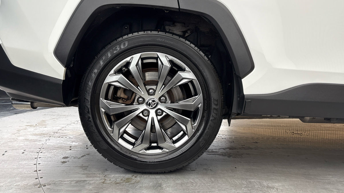 Toyota RAV4 Image 10