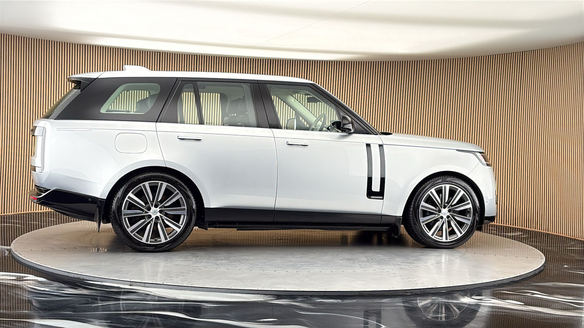 More views of Land Rover Range Rover