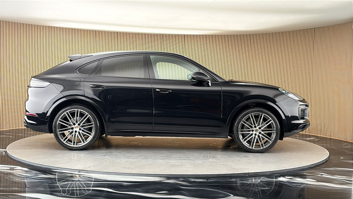 Porsche Cayenne Image 16