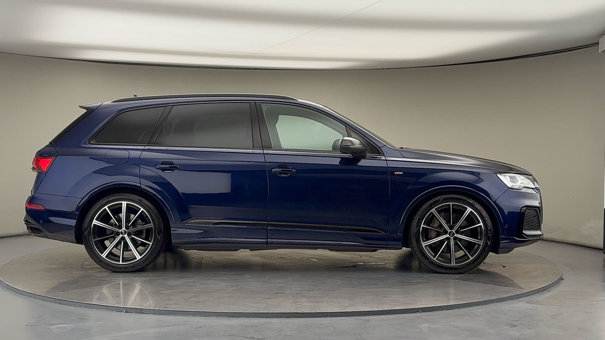 Audi Q7 Image 16