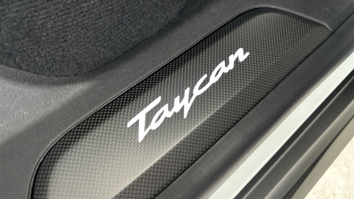 Porsche Taycan Image 28