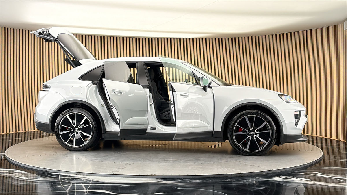 More views of Porsche Macan