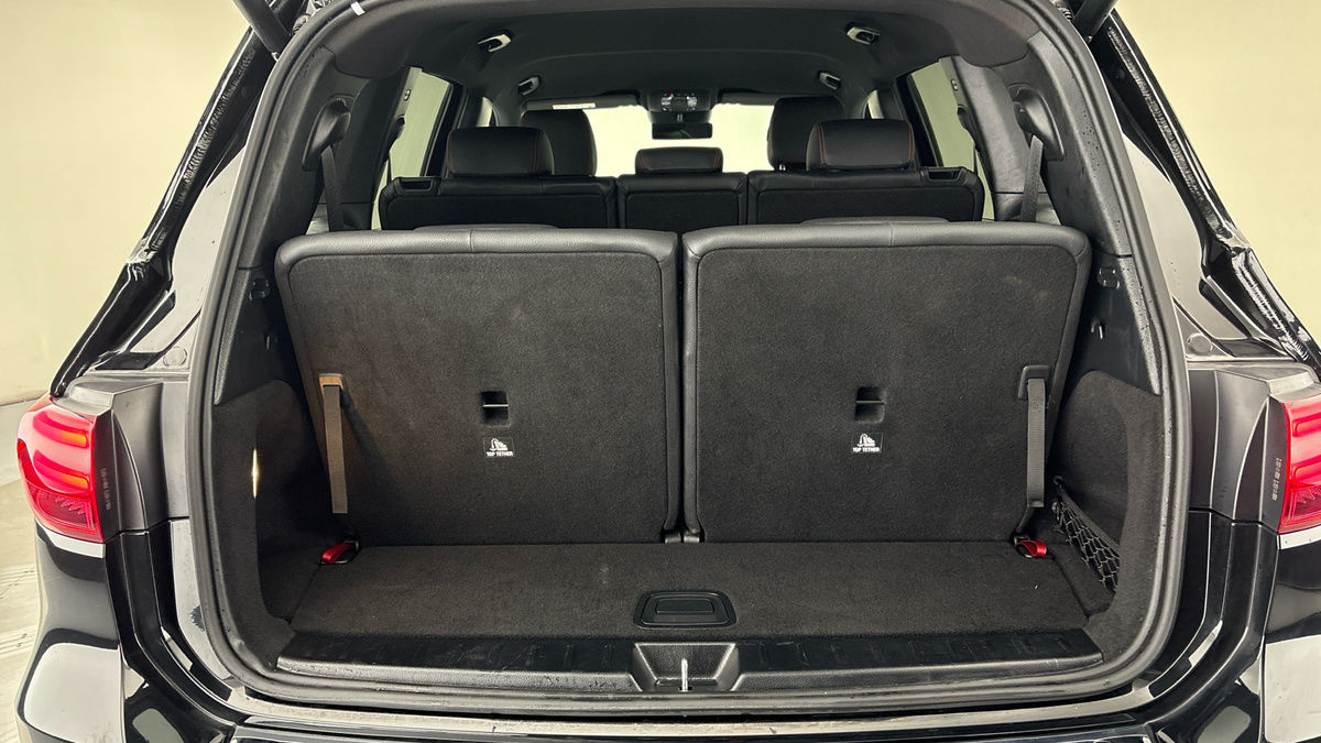 Mercedes-Benz GLB Image 11