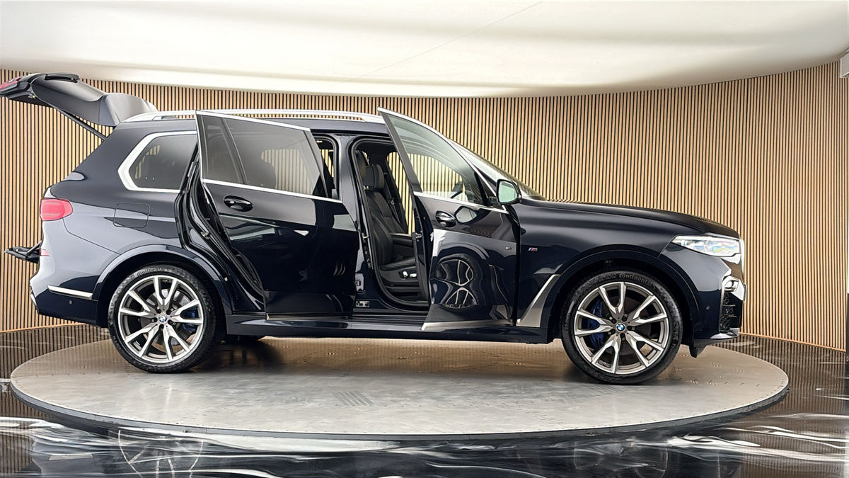More views of BMW X7
