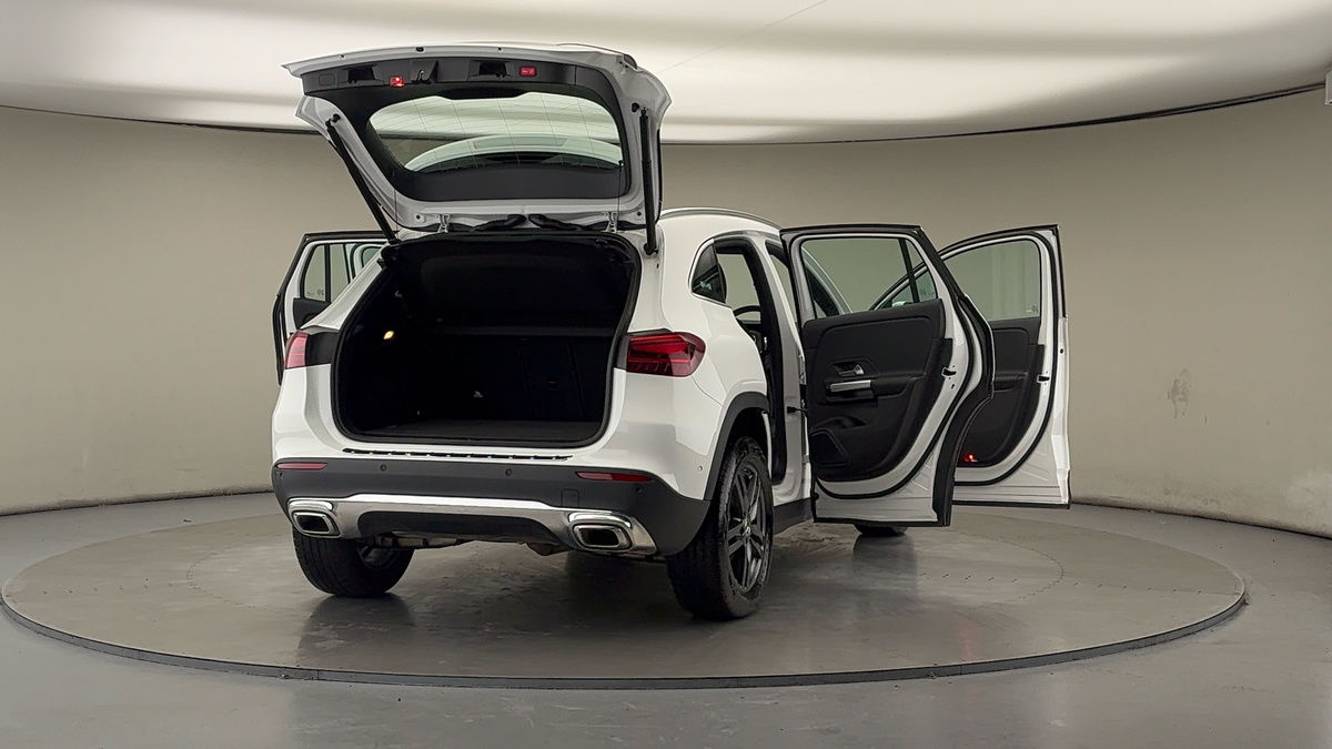 More views of Mercedes-Benz GLA