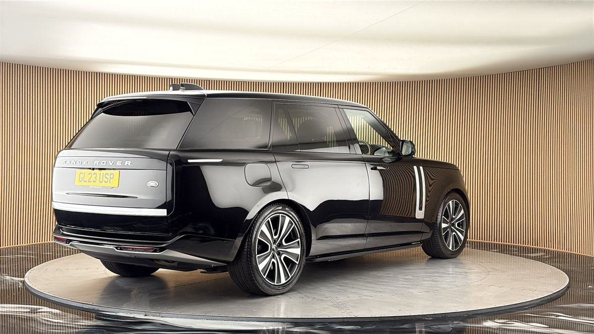 More views of Land Rover Range Rover