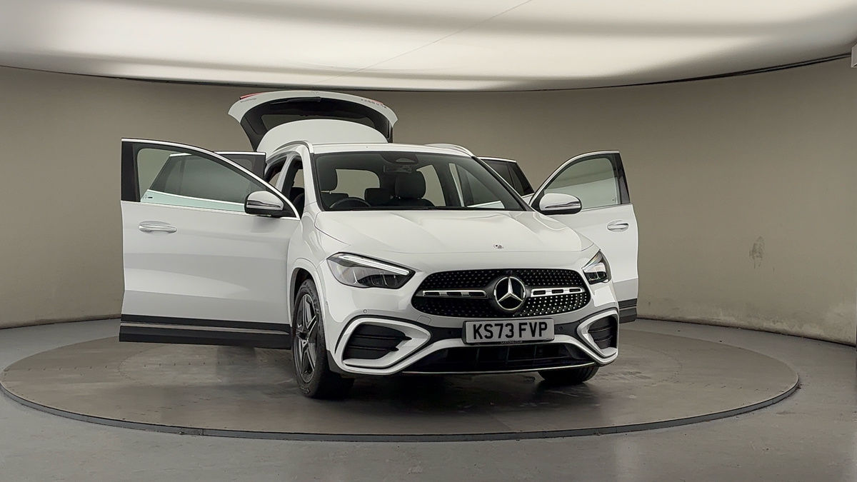 More views of Mercedes-Benz GLA