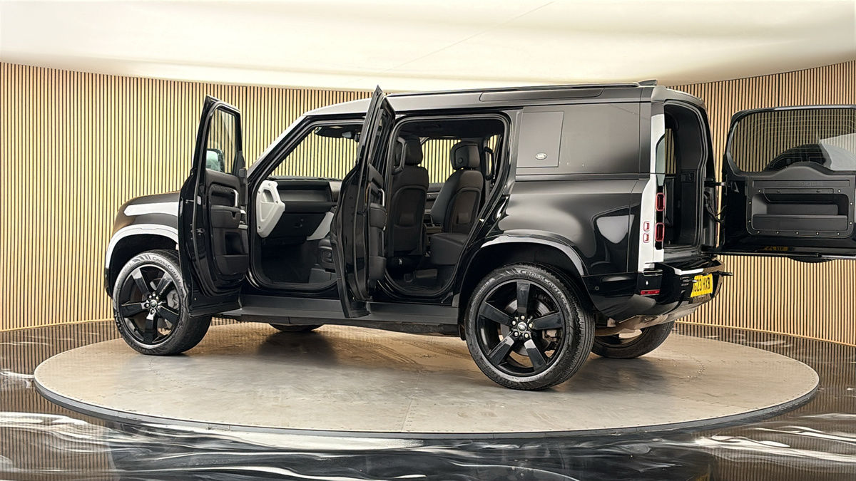More views of Land Rover Defender 110