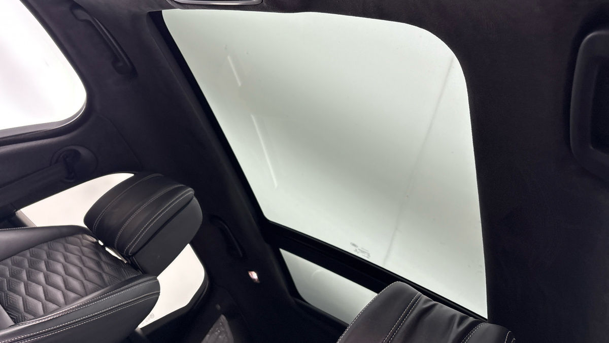 Land Rover Range Rover Velar Image 6