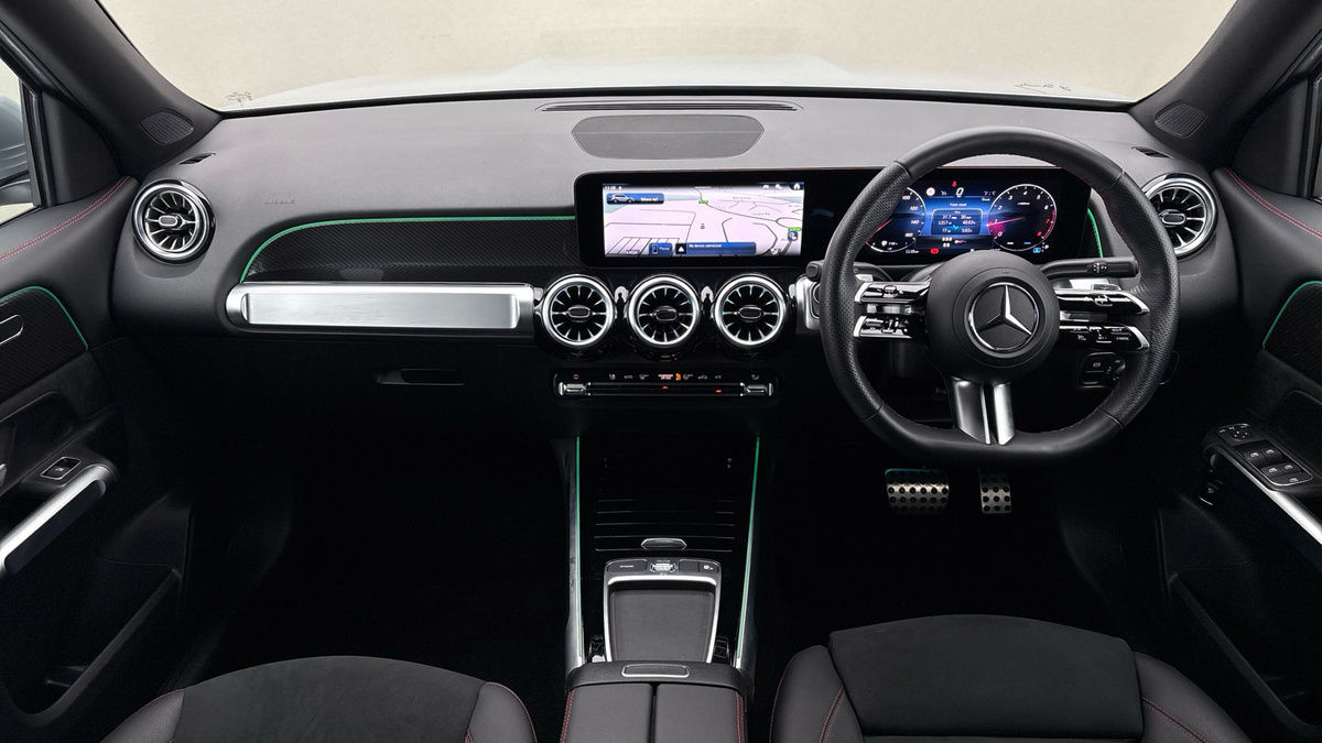 Mercedes-Benz GLB Image 12