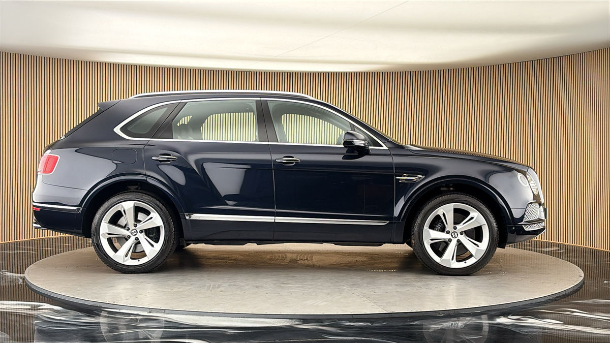 Bentley Bentayga Image 16