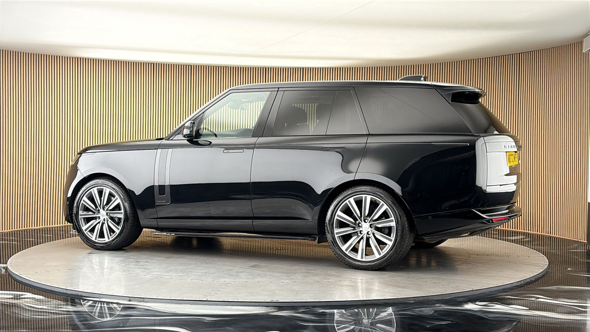 More views of Land Rover Range Rover