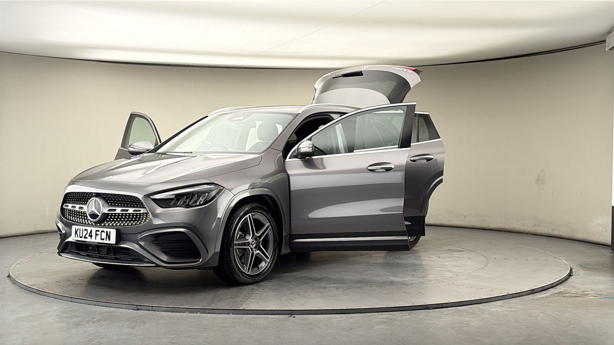 More views of Mercedes-Benz GLA