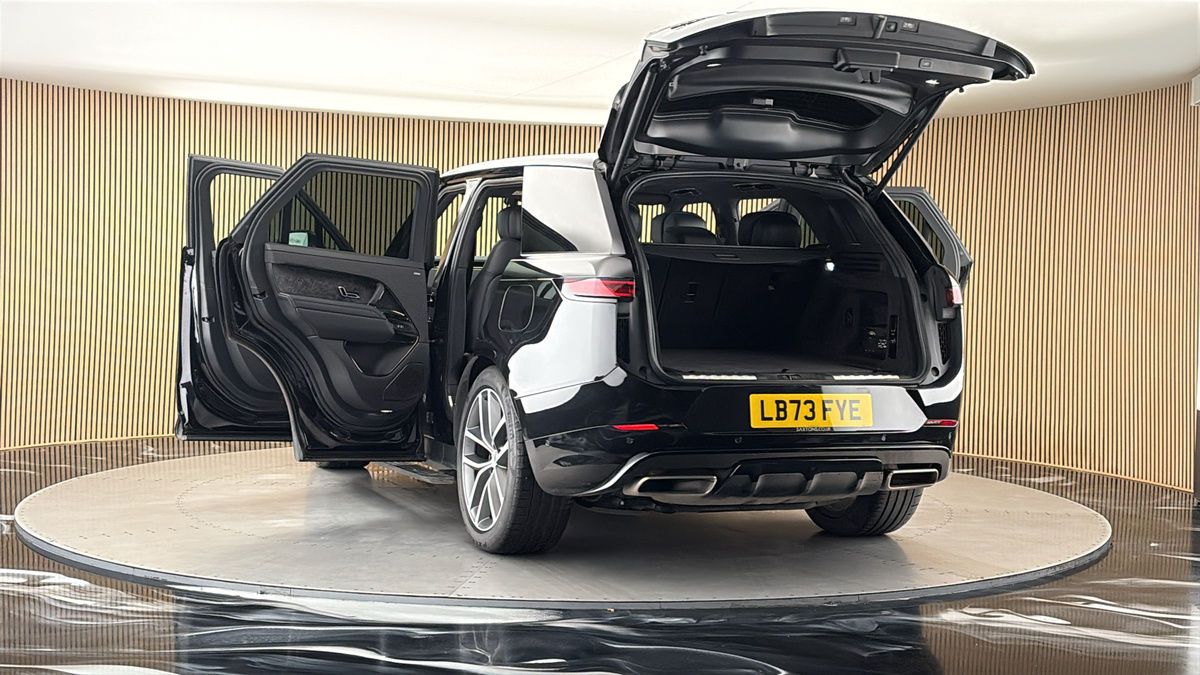 More views of Land Rover Range Rover Sport