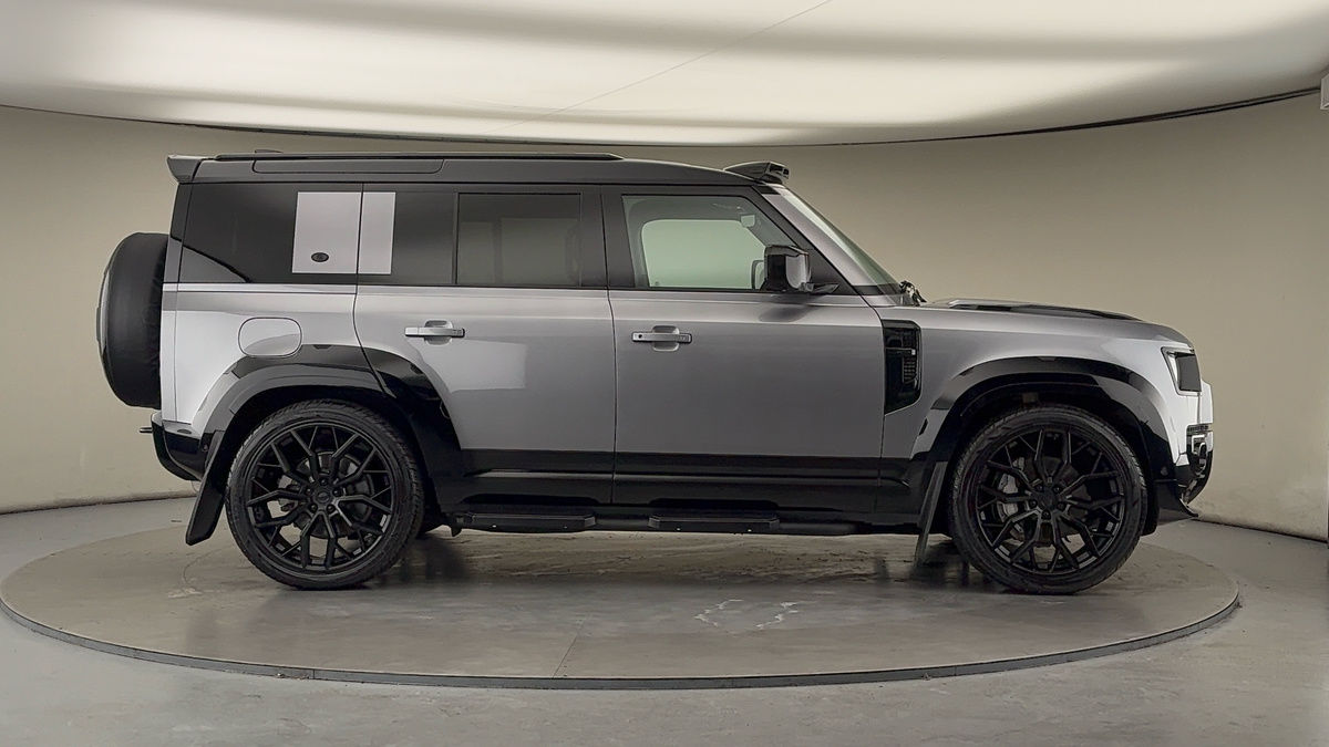 Land Rover Defender 110 Urban Image 16