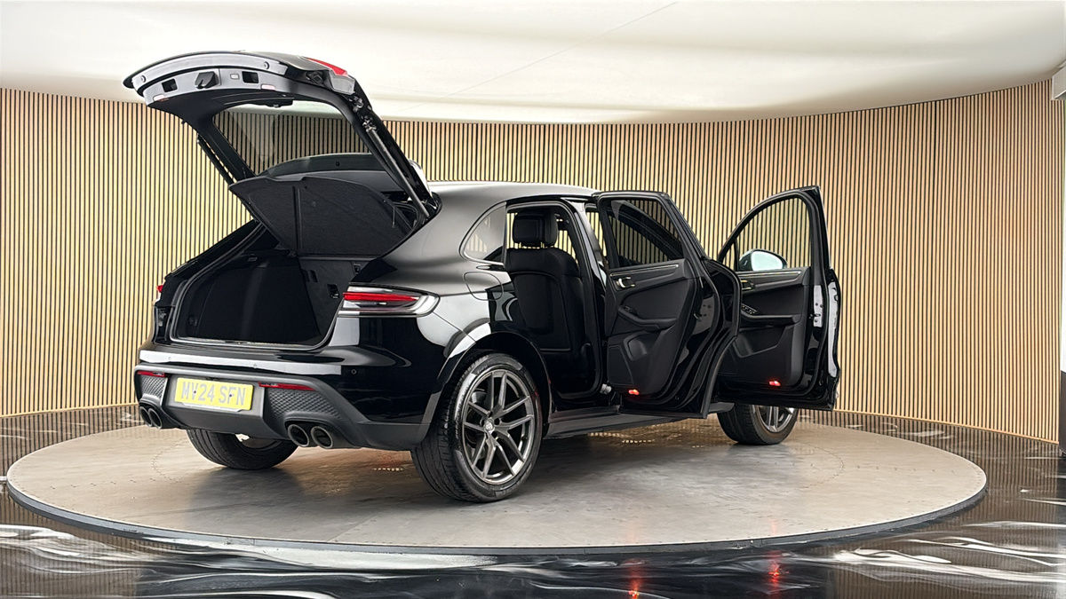 More views of Porsche Macan
