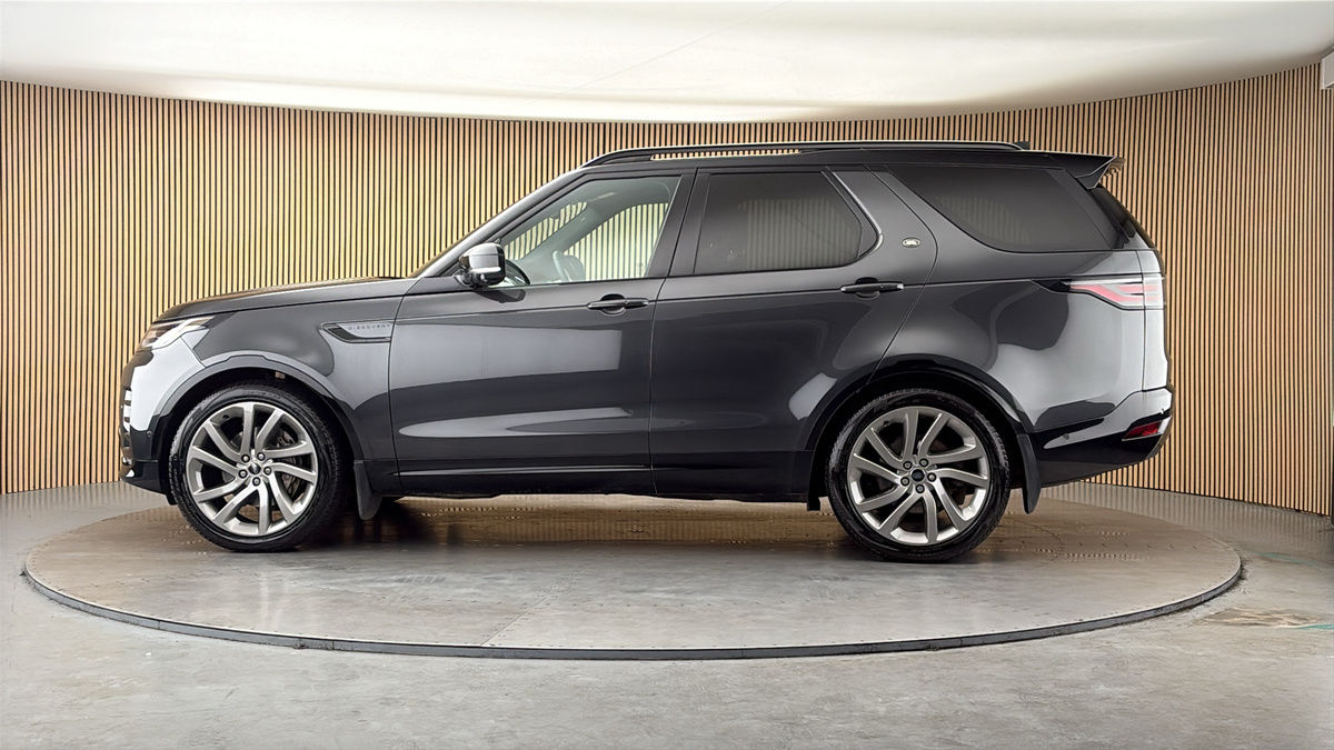More views of Land Rover Discovery