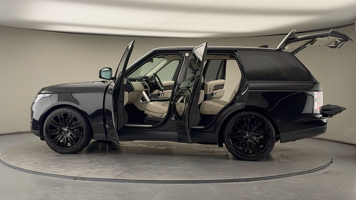 More views of Land Rover Range Rover