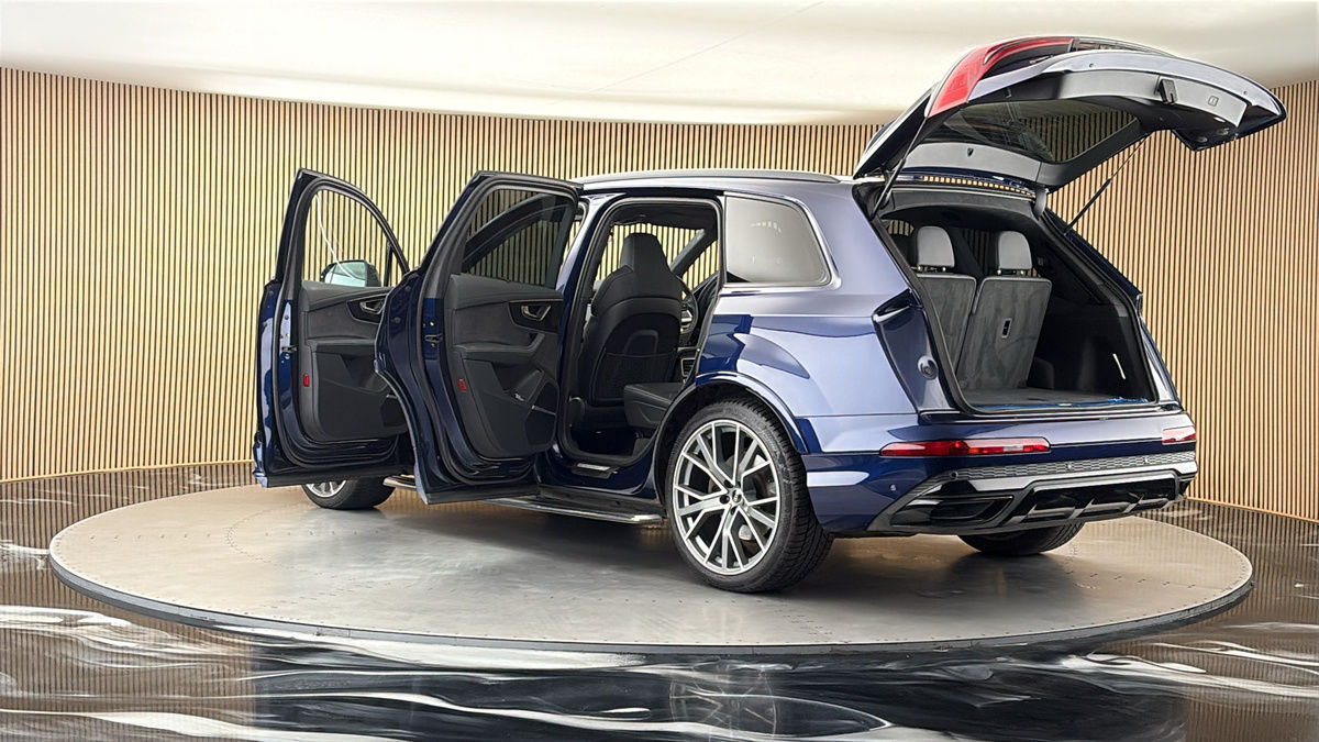 More views of Audi Q7