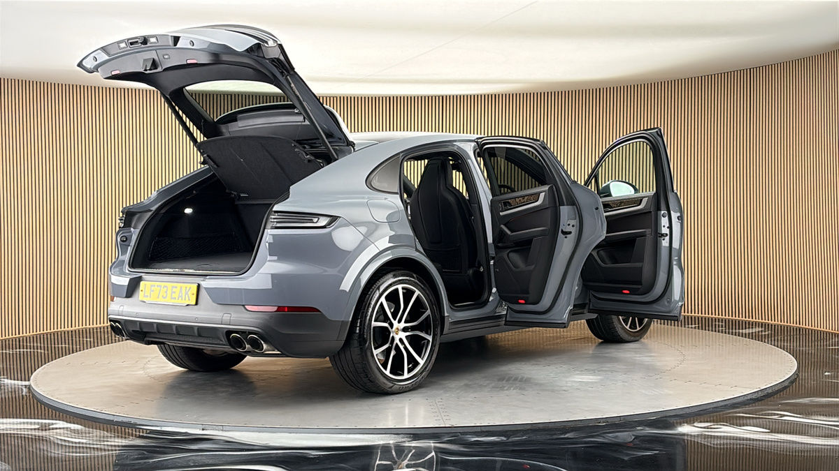 More views of Porsche Cayenne