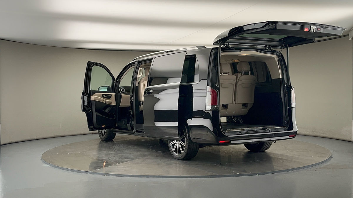 Mercedes-Benz V Class Image 23