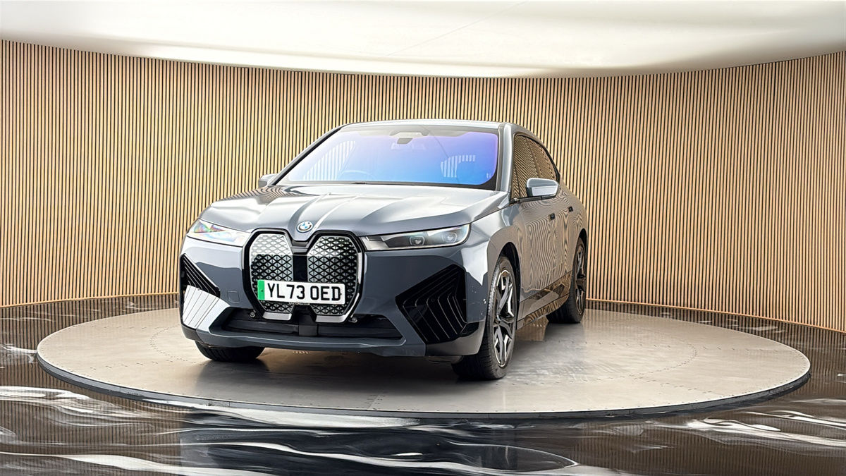 More views of BMW iX
