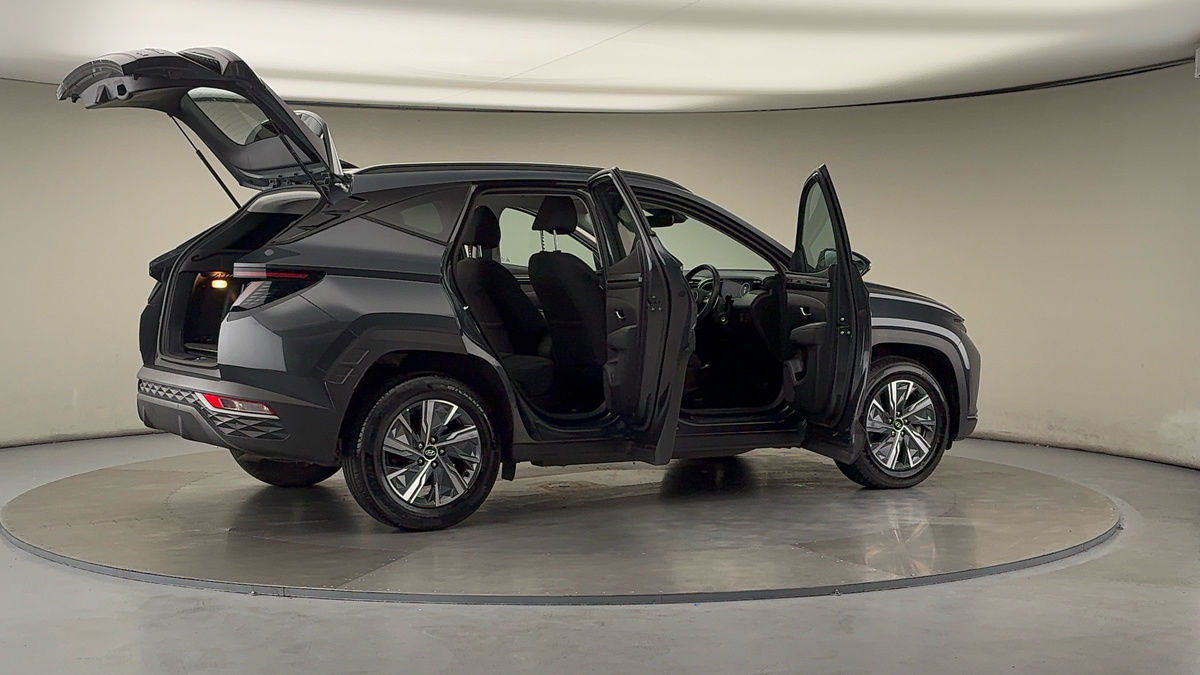 More views of Hyundai TUCSON
