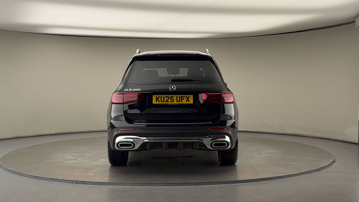 Mercedes-Benz GLB Image 4