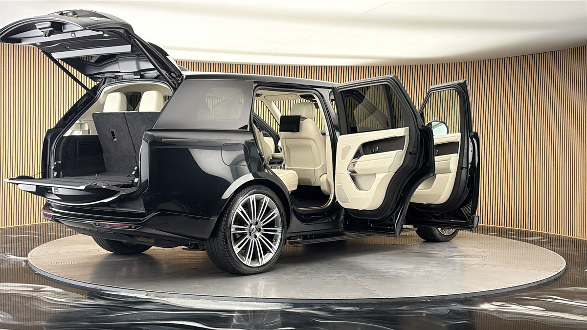 More views of Land Rover Range Rover