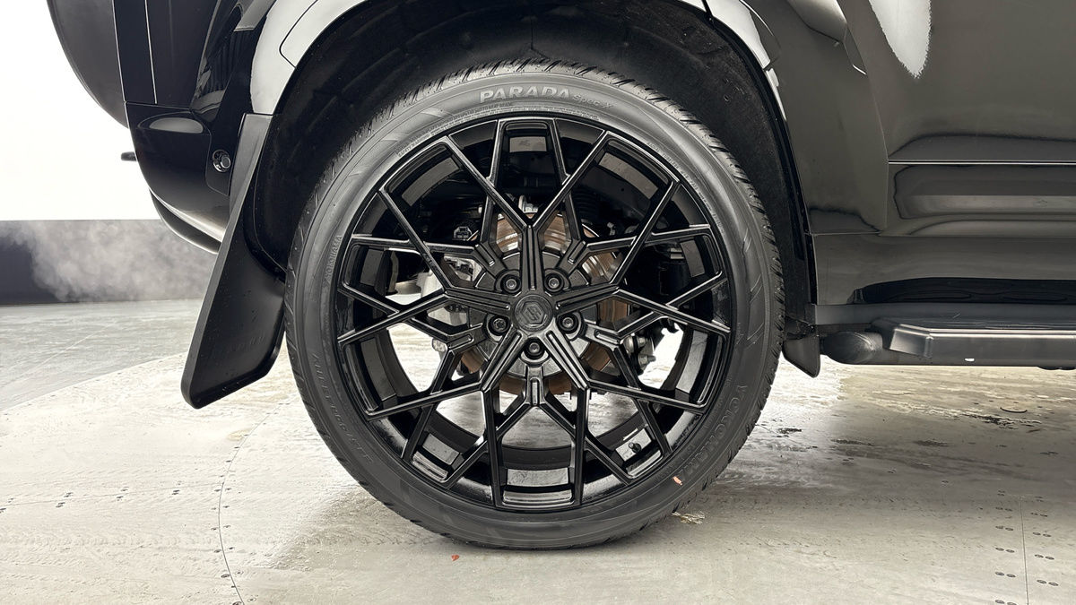 Land Rover Defender 110 Urban Image 10